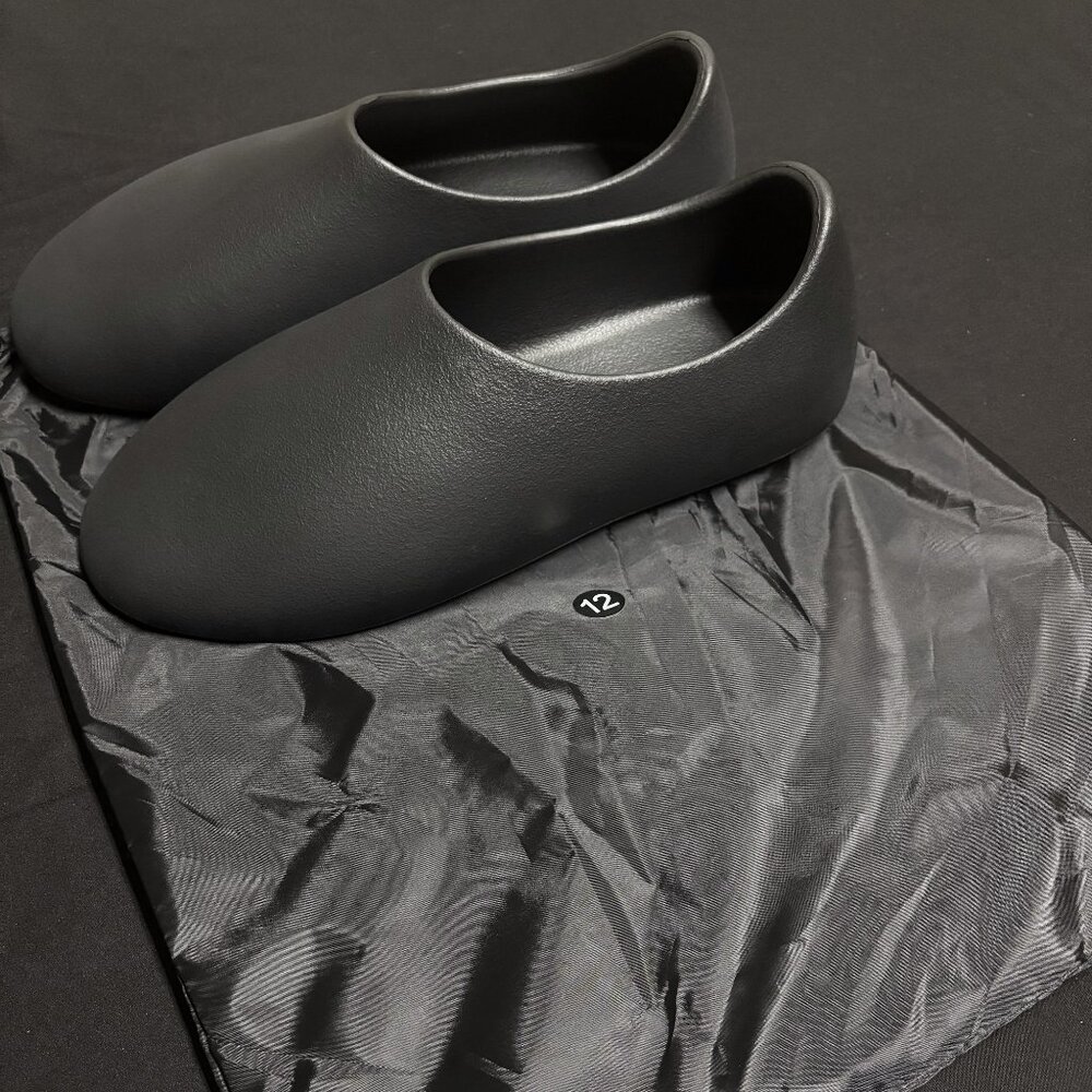 YZY SL-01 size 12 Black